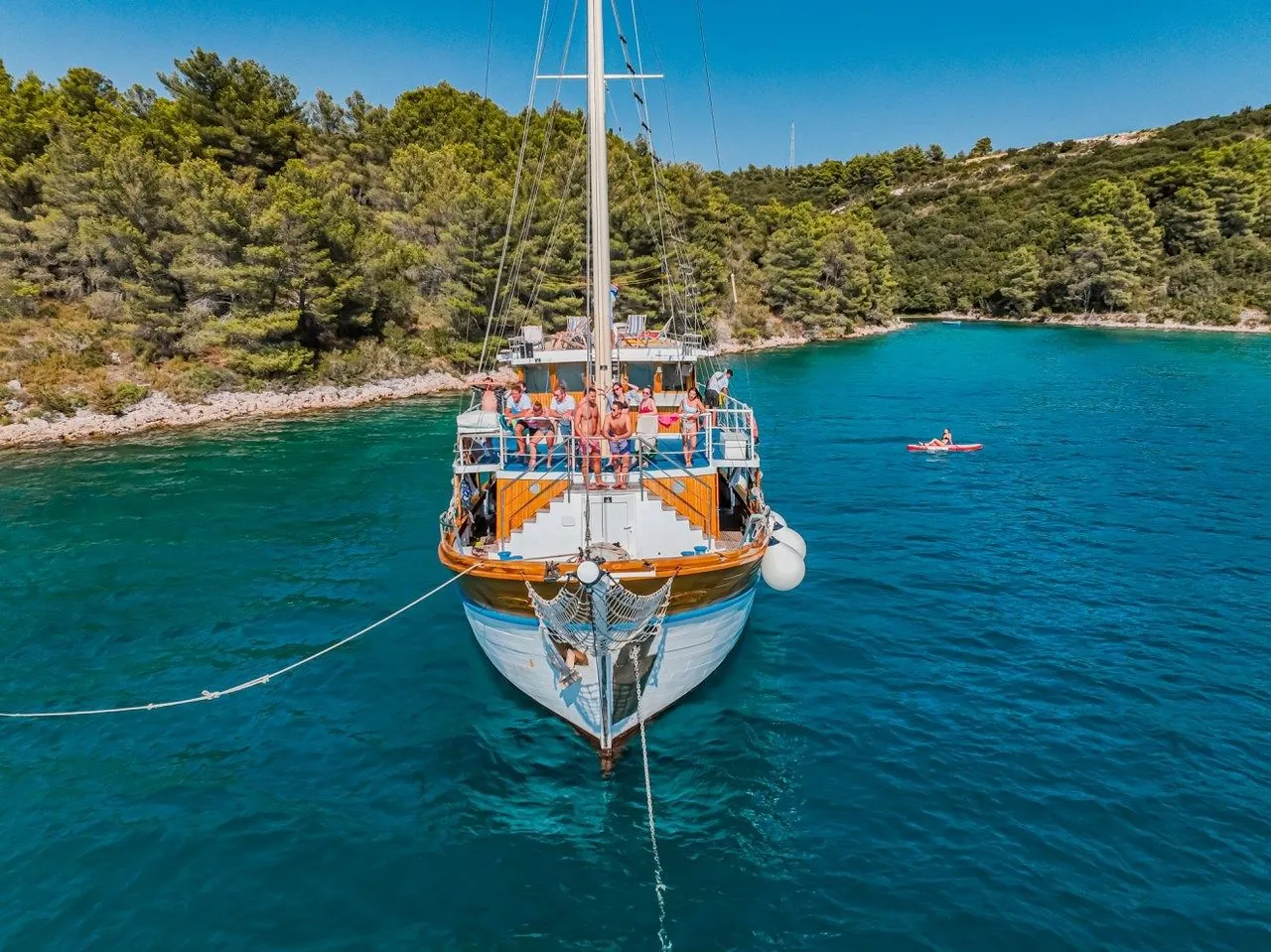 Novi Dan Charter Boat - 3