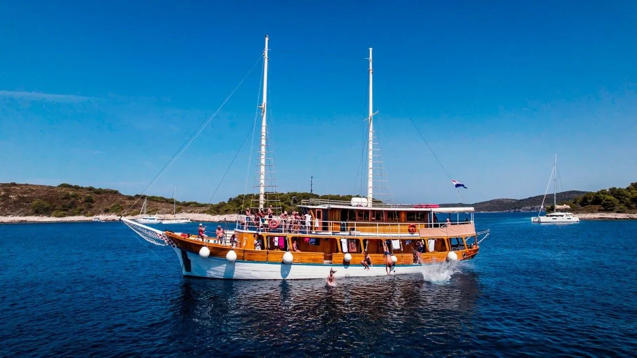 Boat - Charter a 27m Gulet in Split