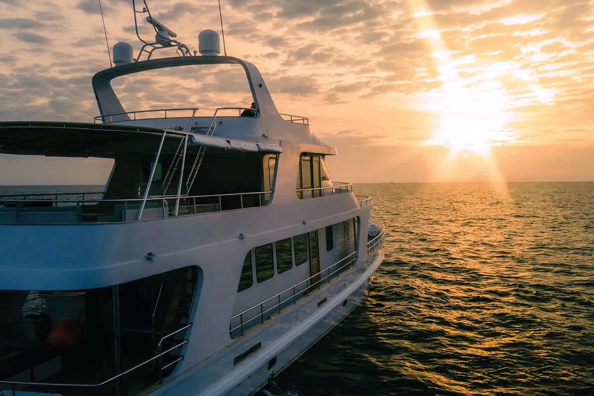 Oracle Charter Boat