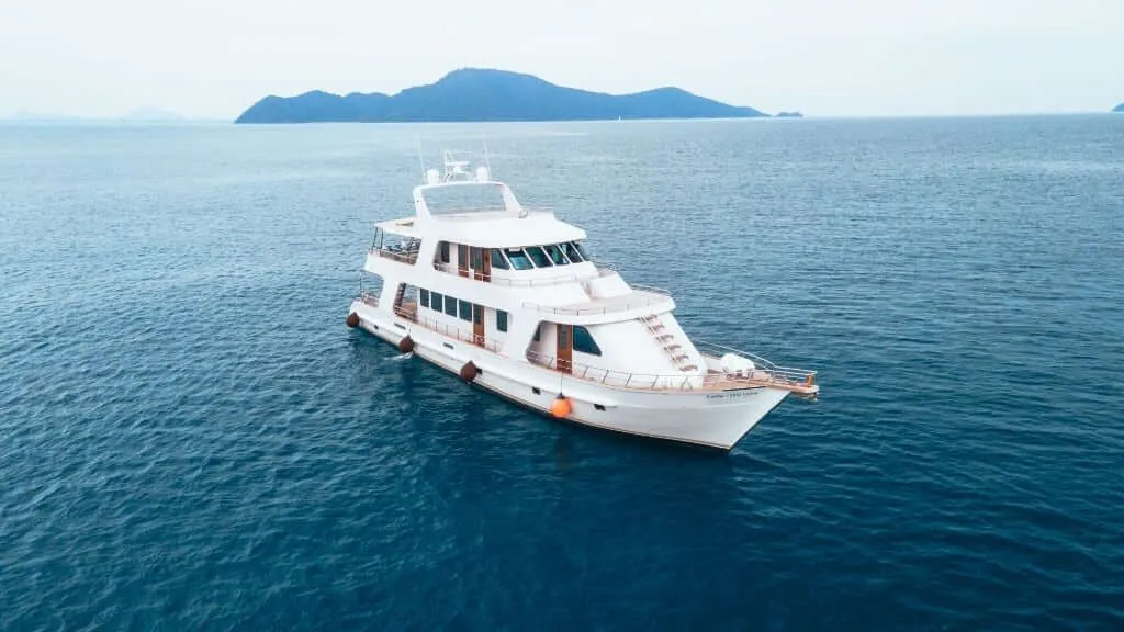 27.43m Chalong Motor Yacht Hire