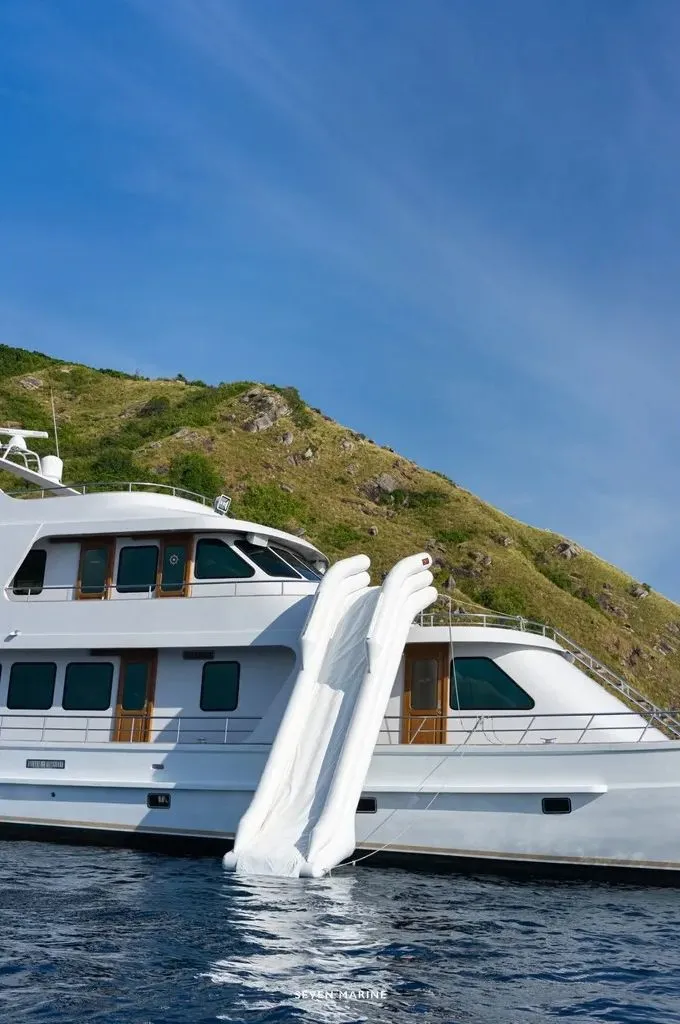 27.43m Chalong Motor Yacht Hire