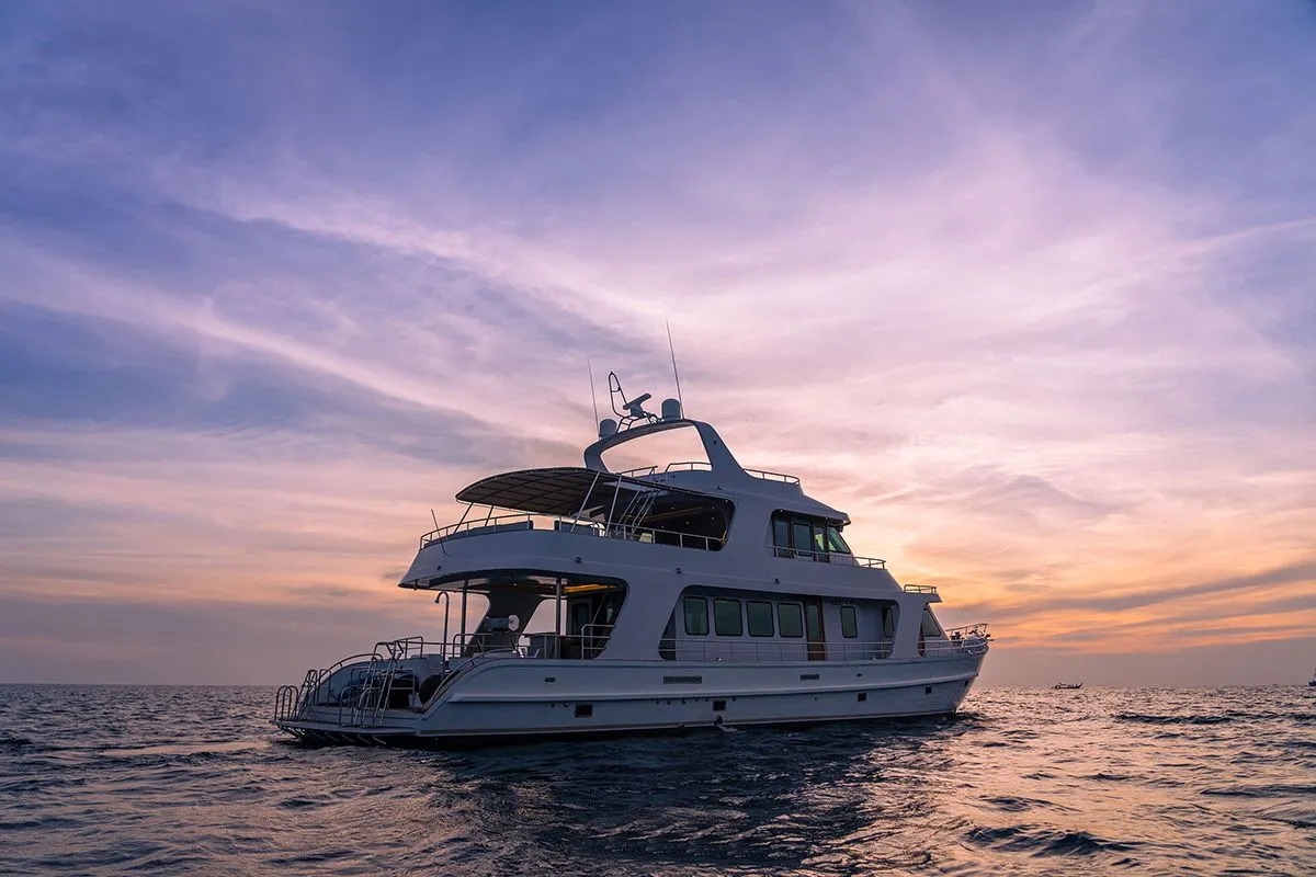 27.43m Chalong Motor Yacht Hire