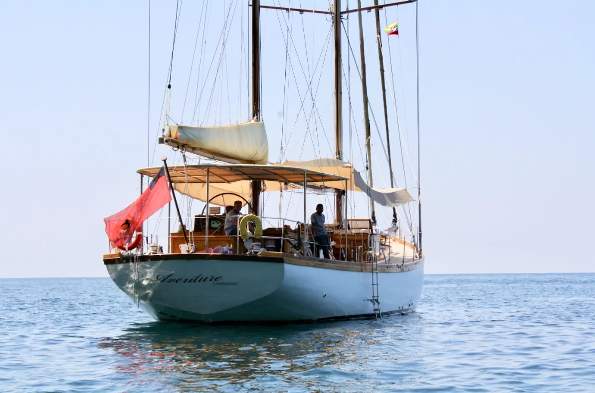 Aventure Charter Boat