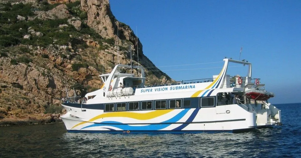 Charter a 28m Motor Yacht in Denia