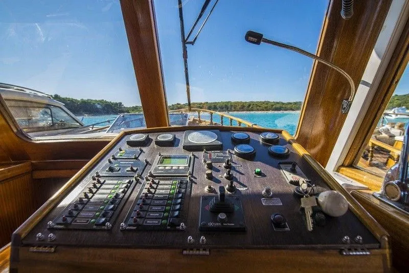 Luka Charterboot - 5