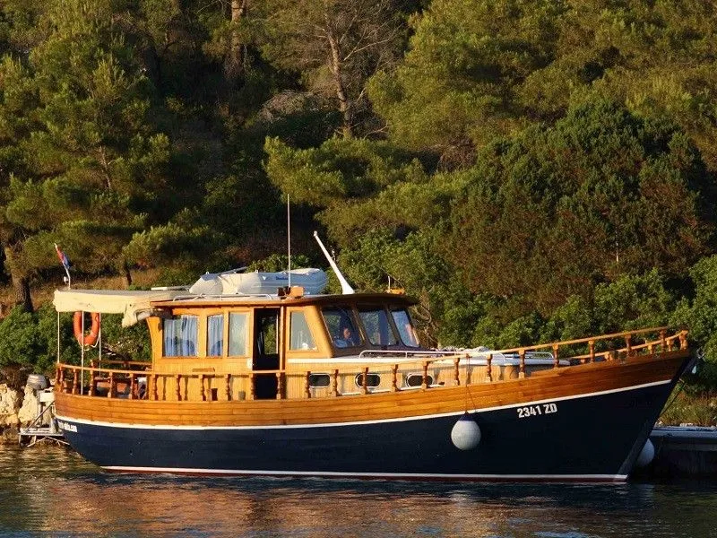 Charter a 12m 3 Cabin Motor Yacht in Zadar