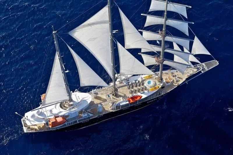 Running on waves Charter Boat