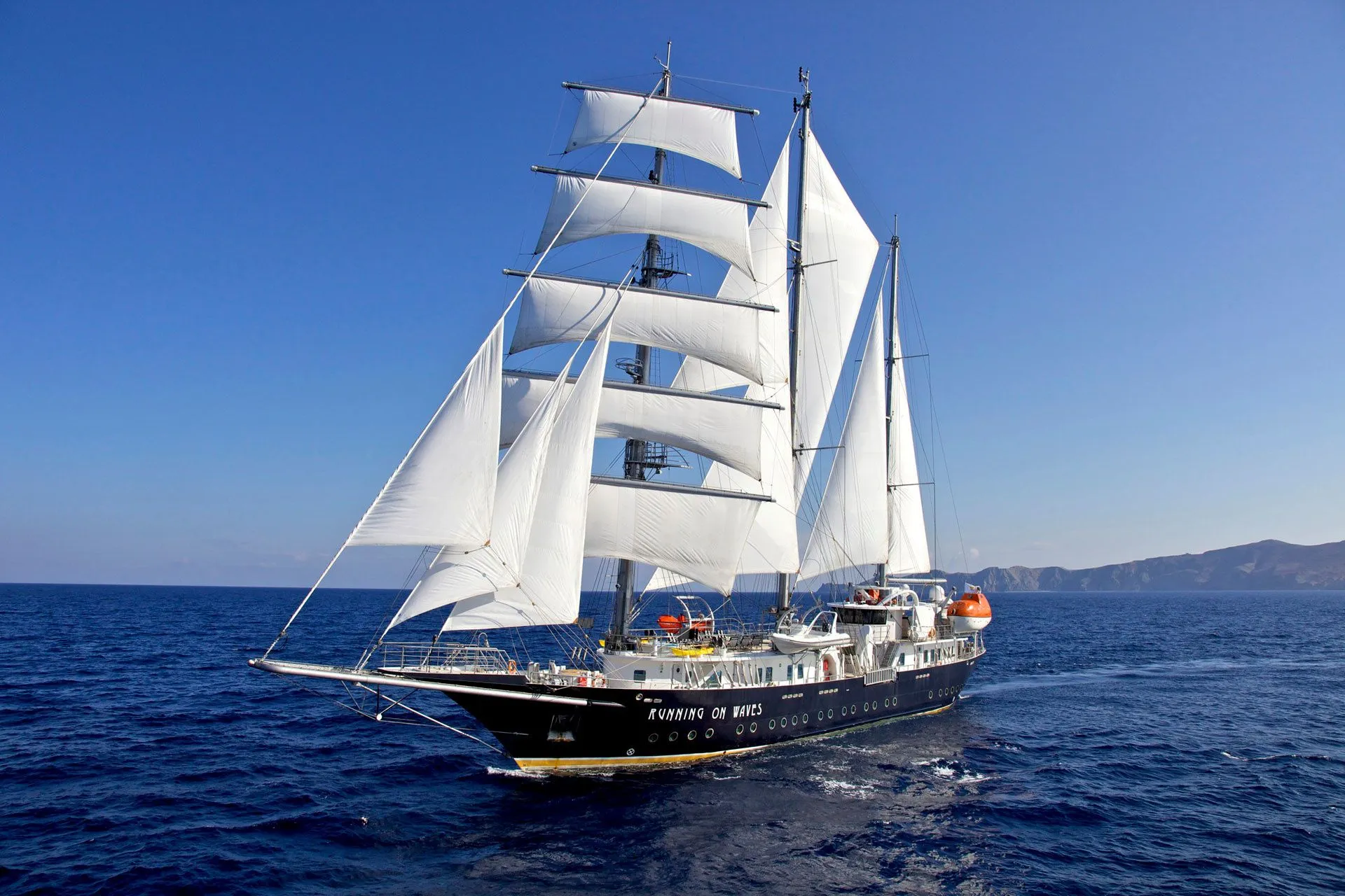 64m Athens Boat Hire