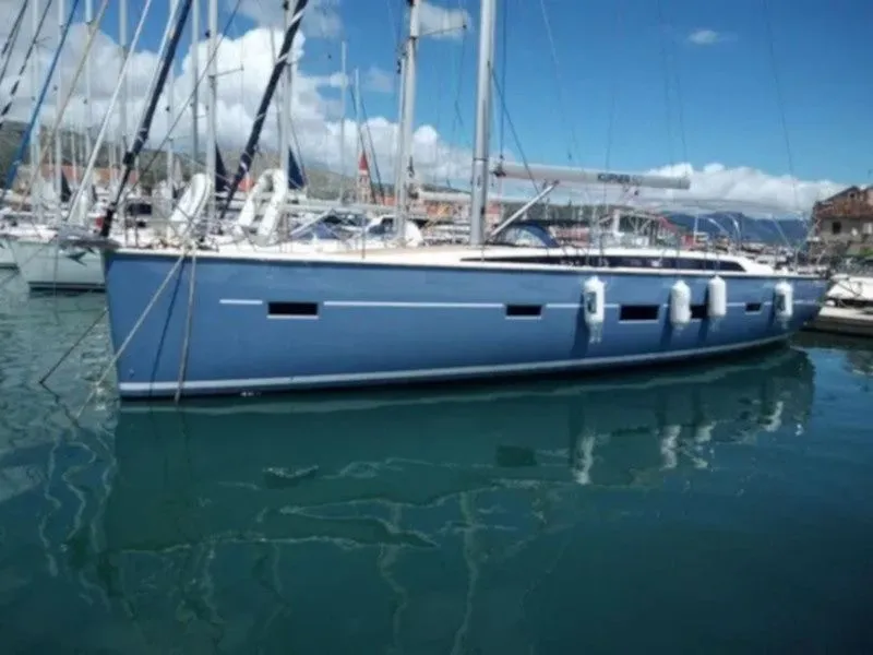 Dingač Charter Boat