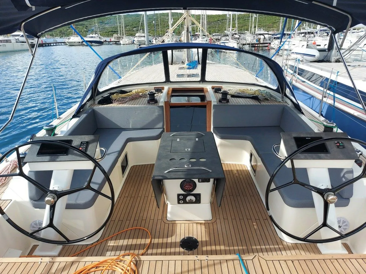 Boot - Rent a 14.93m D and D Kufner 50 Sailing Yacht in Marina