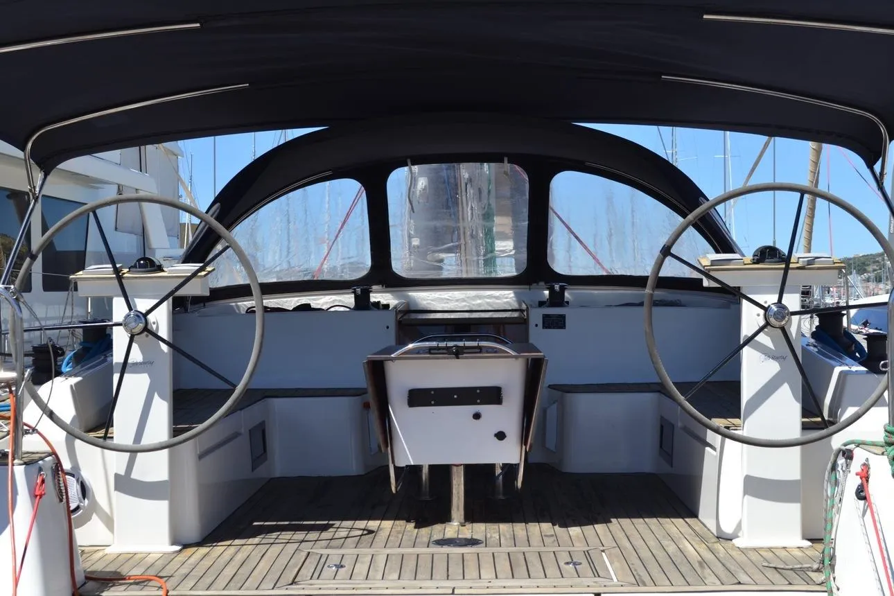 Ella 1 Charter Boat