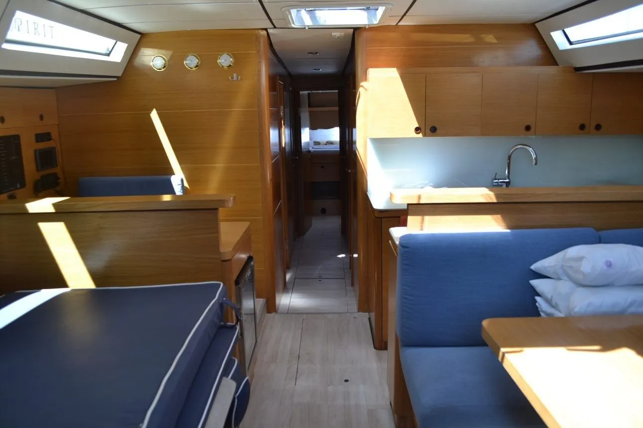 Ella 1 Charter Boat