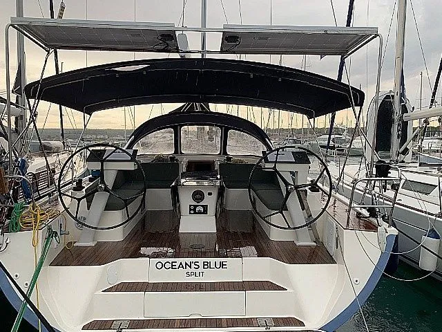 Boot - Charter a 16.76m D and D Kufner 54 in Punat