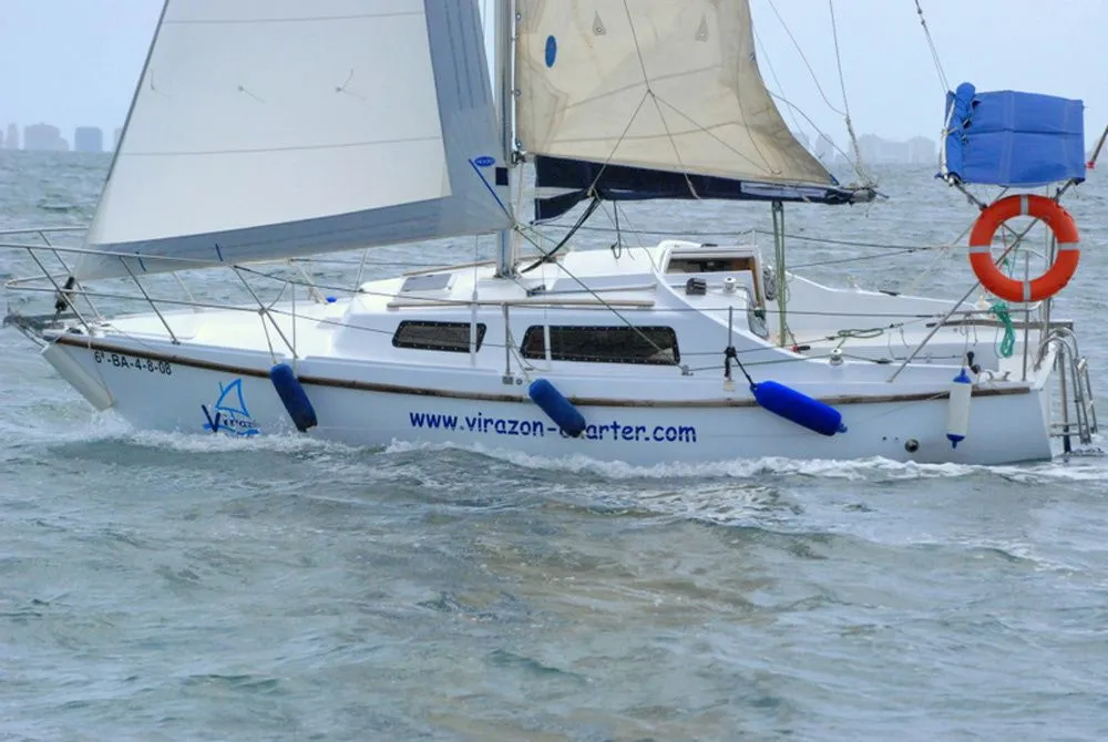 6.88m Los Alcázares Daimio 23 Sailing Yacht Hire