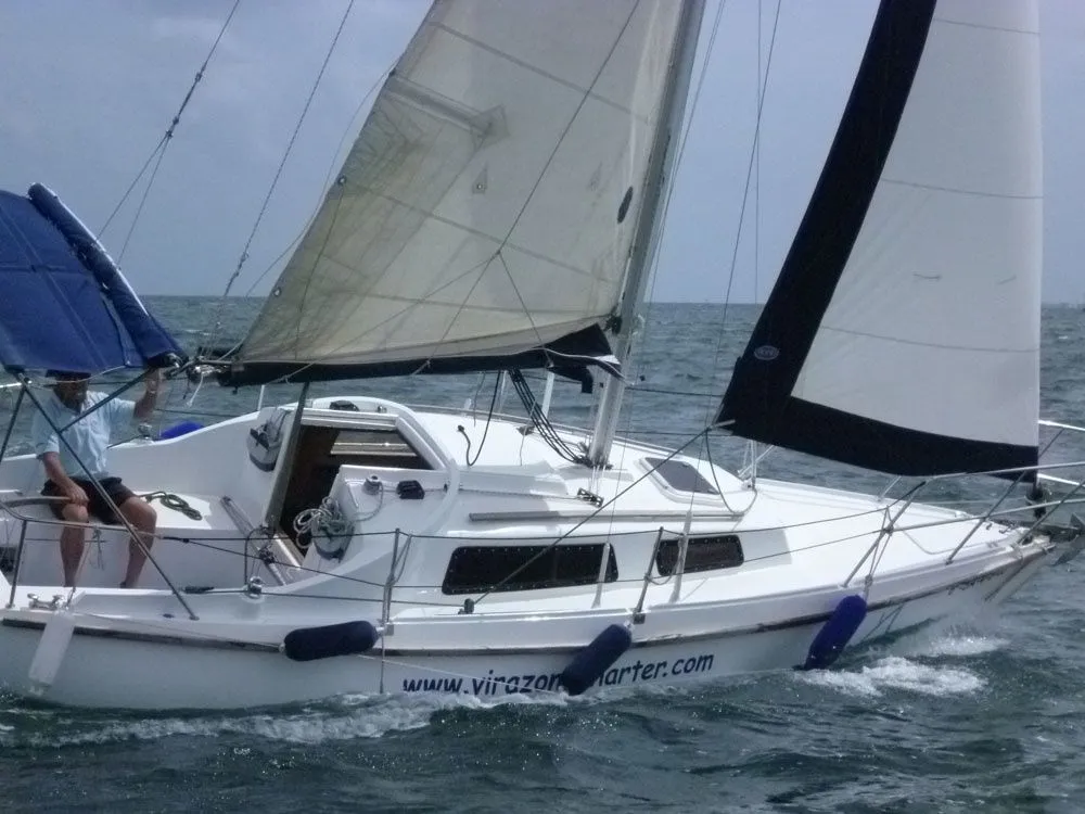 6.88m Los Alcázares Daimio 23 Sailing Yacht Hire