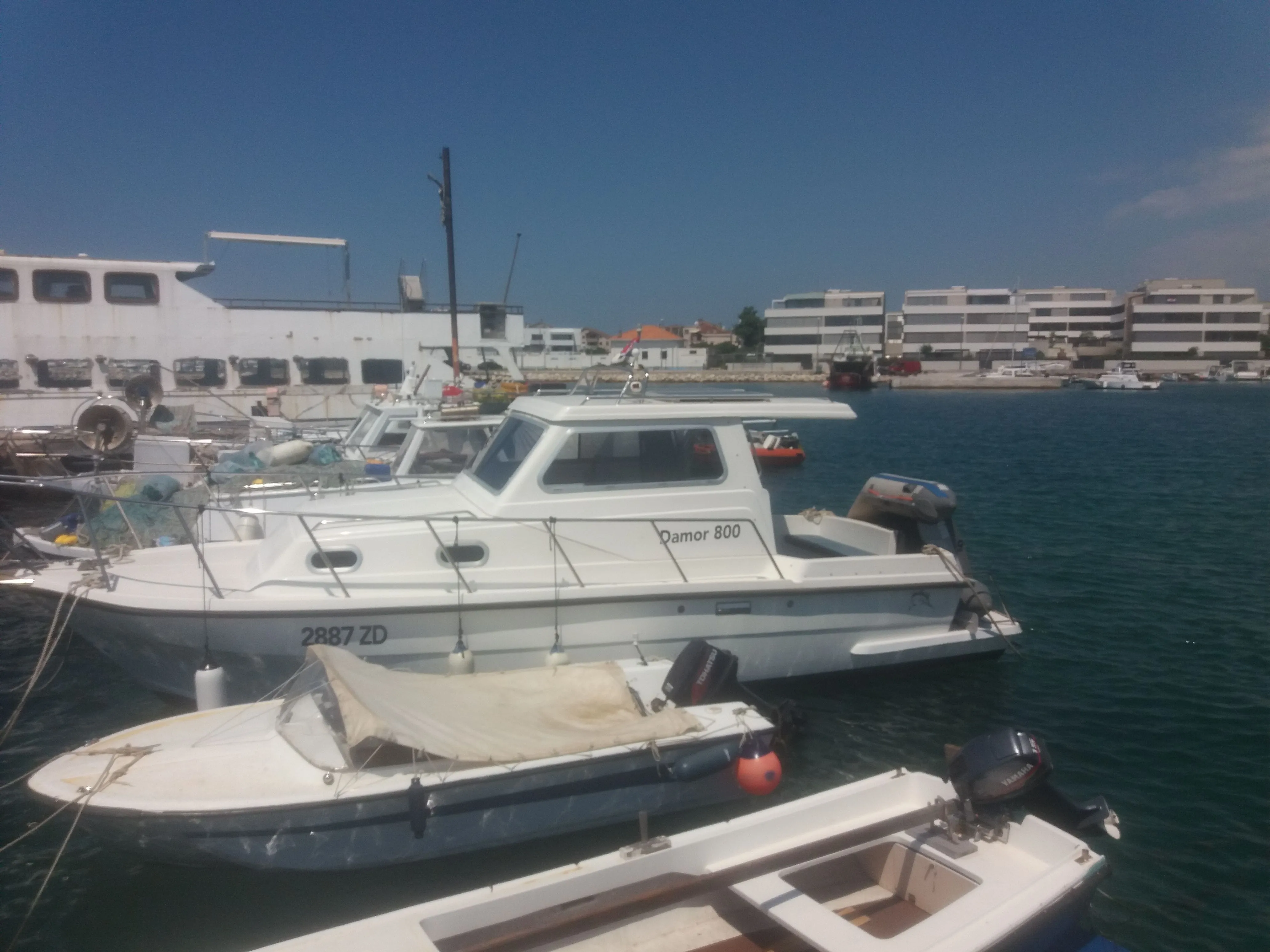 Rent a 9.5m Motor Yacht in Zadar