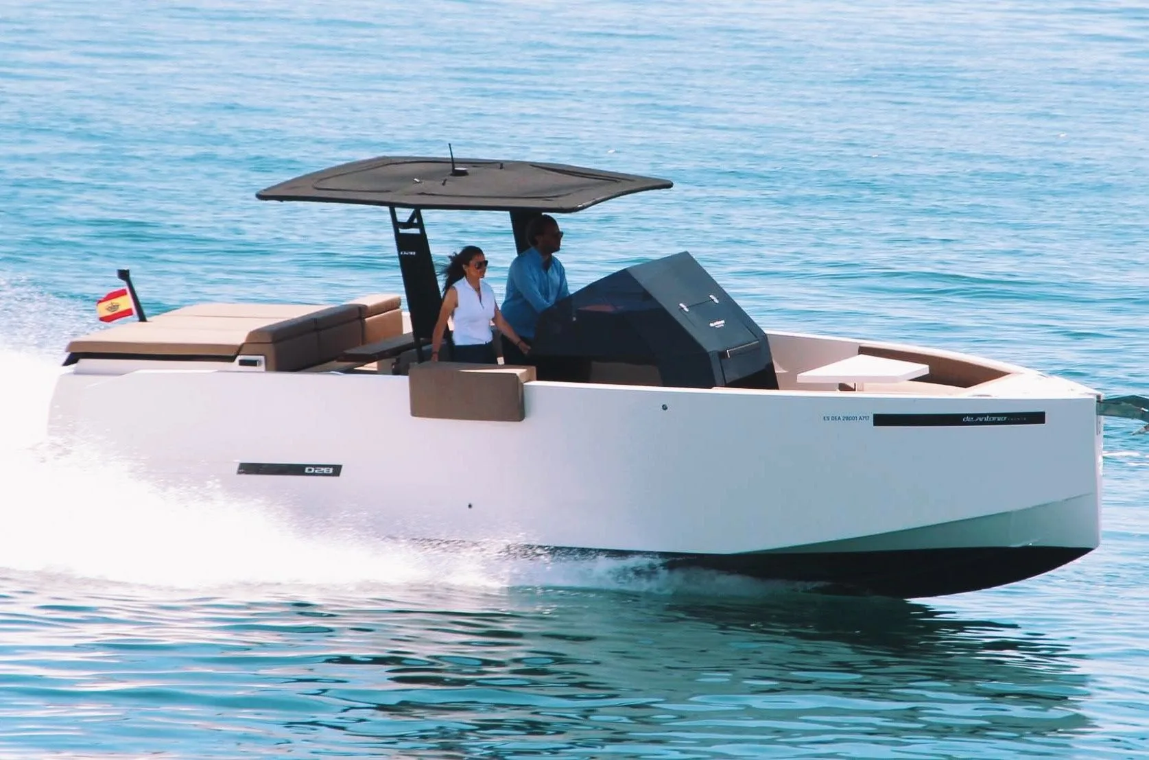 7.99m Barcelona Motor Boat Hire