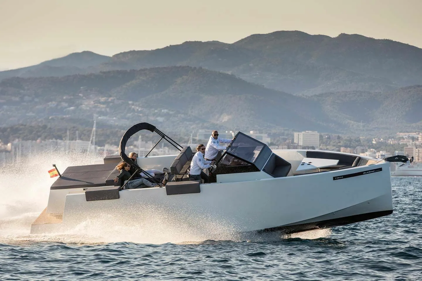 Luxury Speed Boat Charter Boat
