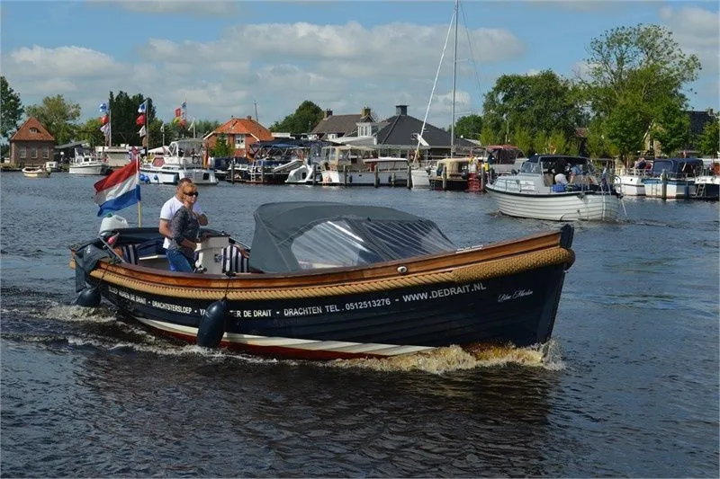 Rent a 7.5m De Drait KII Motor Boat in Drachten