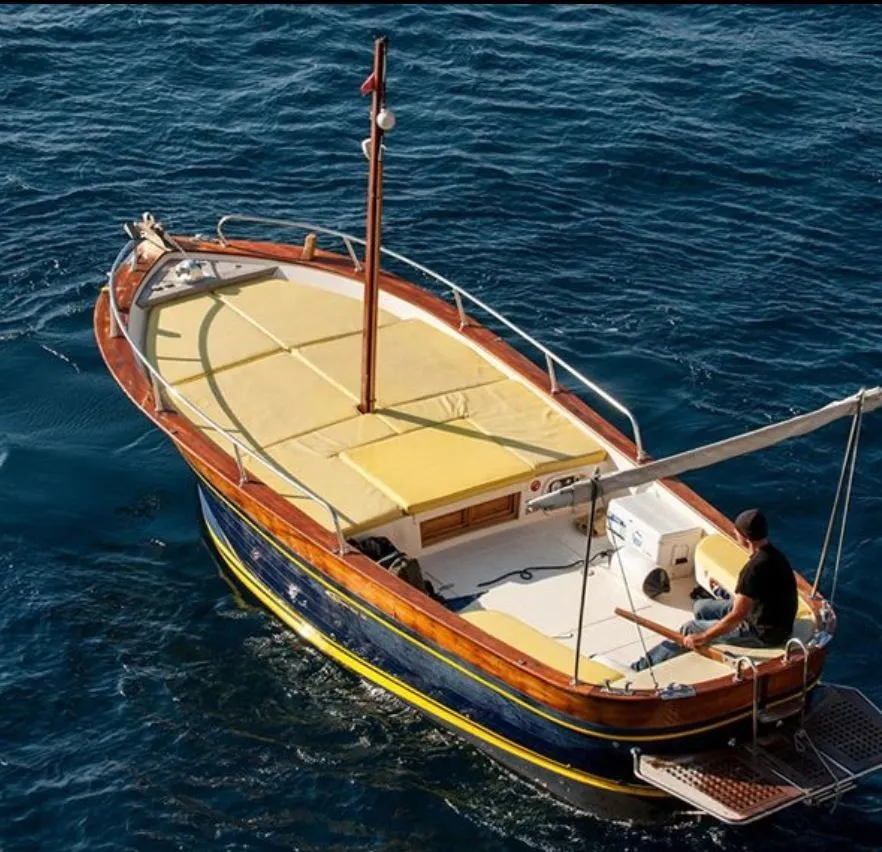 Rent a 7.2m Boat in Massa Lubrense