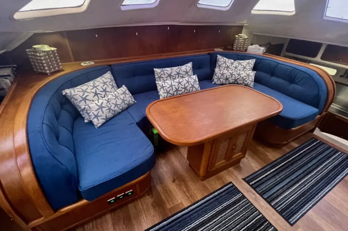 Akua Aminata Charter Boat - 4