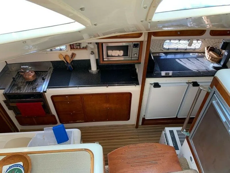 Akua Aminata Charter Boat - 3