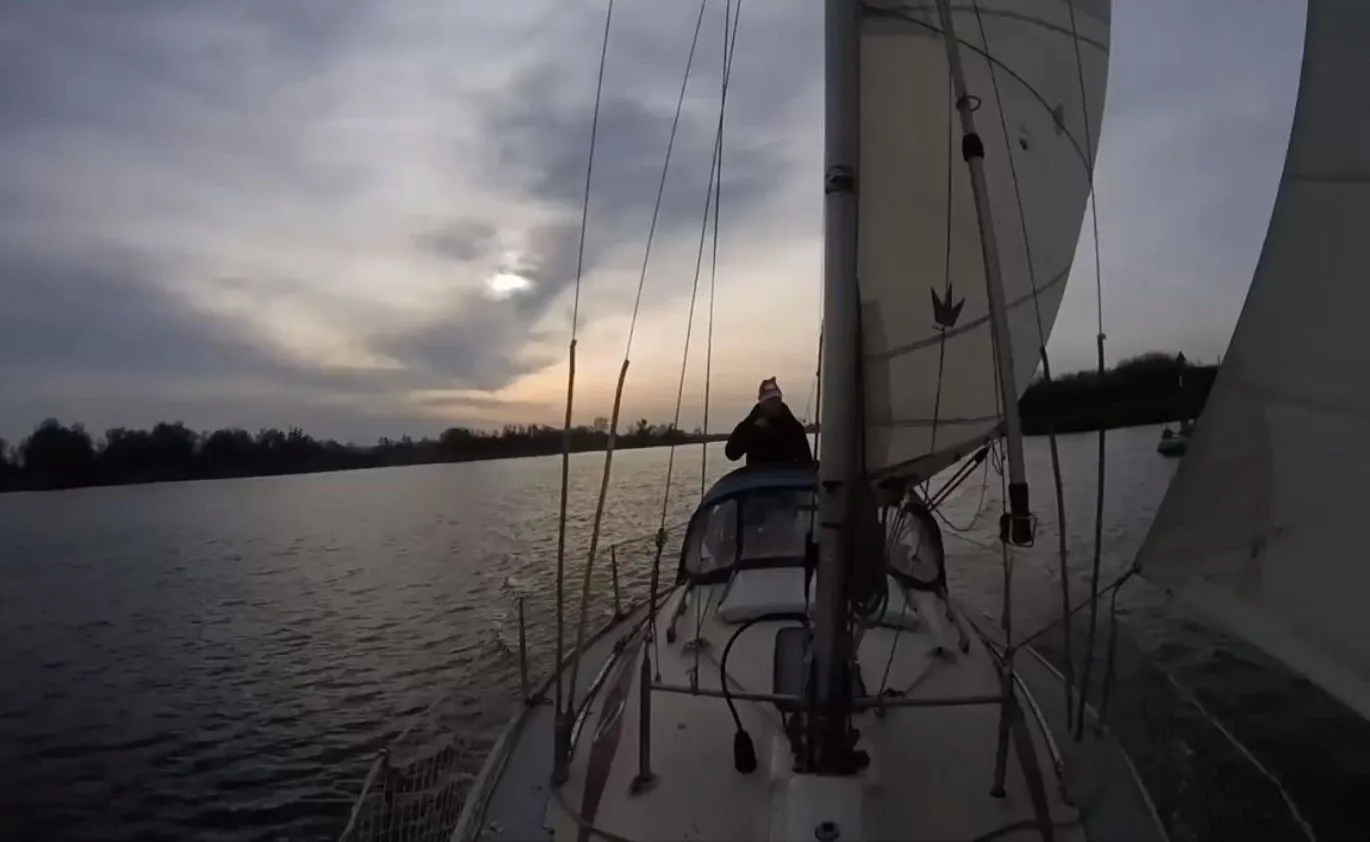 Lili Charter Boat