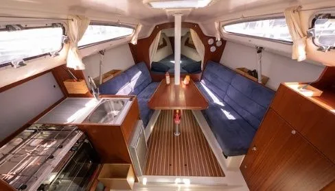 Rent a 8.75m Dehler 29 Sailing Yacht in Andijk