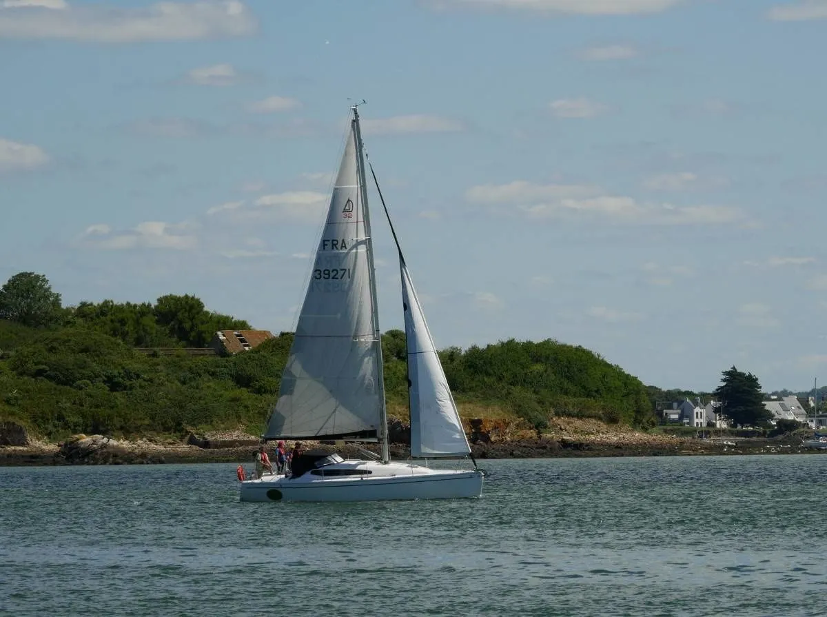Rent a 9.8m Sailing Yacht in Larmor-Plage