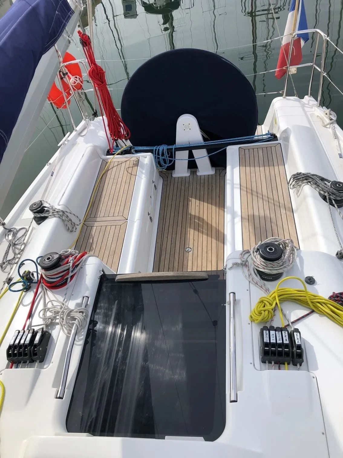 9.8m Marseille Dehler 32 Hire