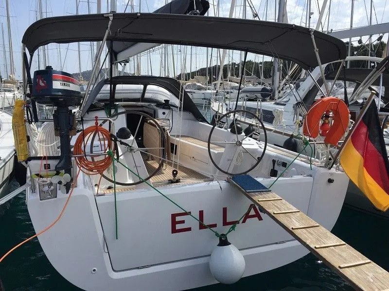 Boot - Explore Rogoznica on a 12.84m Rental Sailing Yacht Dehler 42