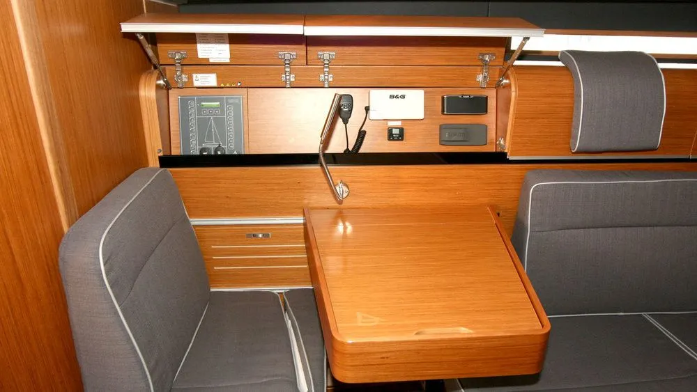 Vivid Charterboot - 4