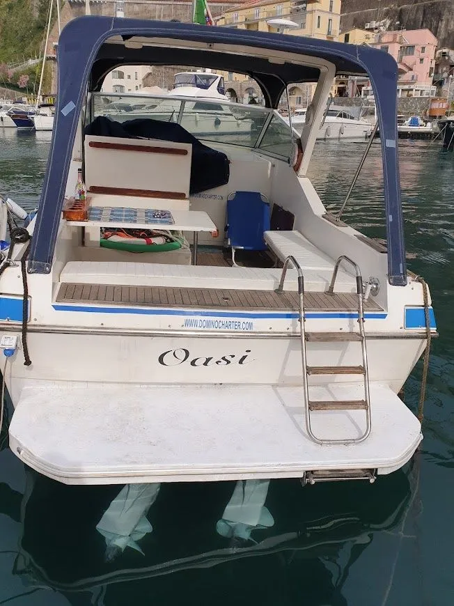 Rent a 8.9m 2 Cabin Motor Yacht in Sorrento