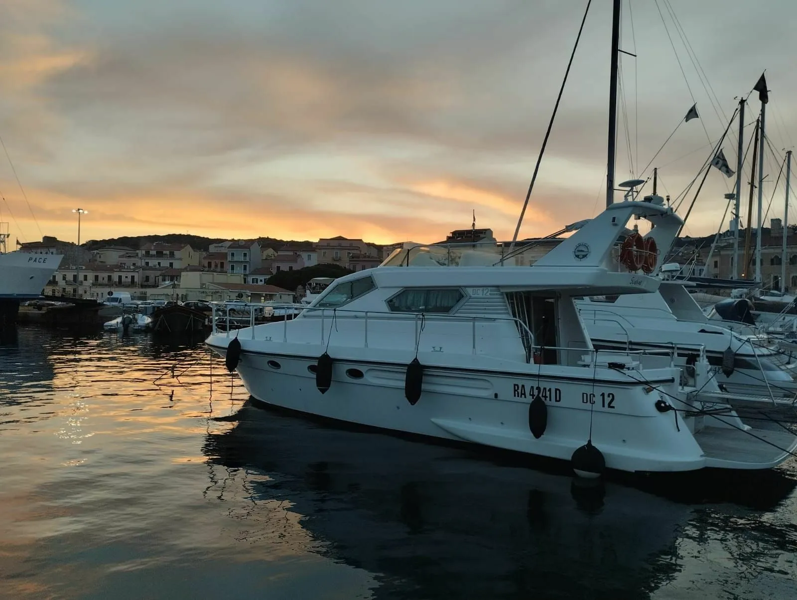 SuAlma Charter Boat