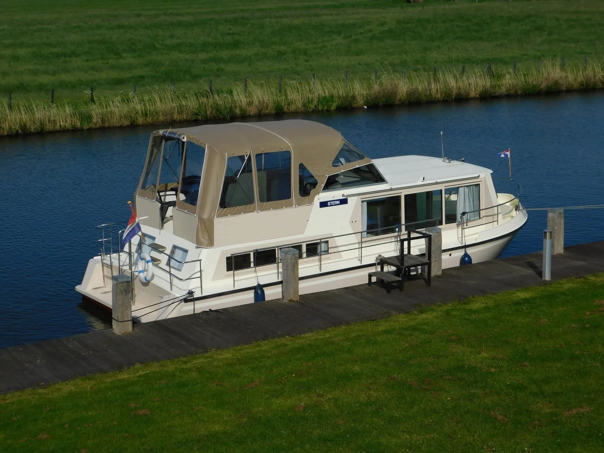 Charter a 10.7m Boat in IJsselstein