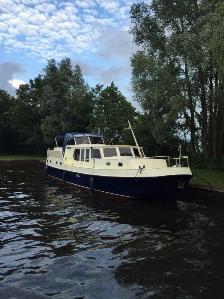 IJsvogel Charter Boat