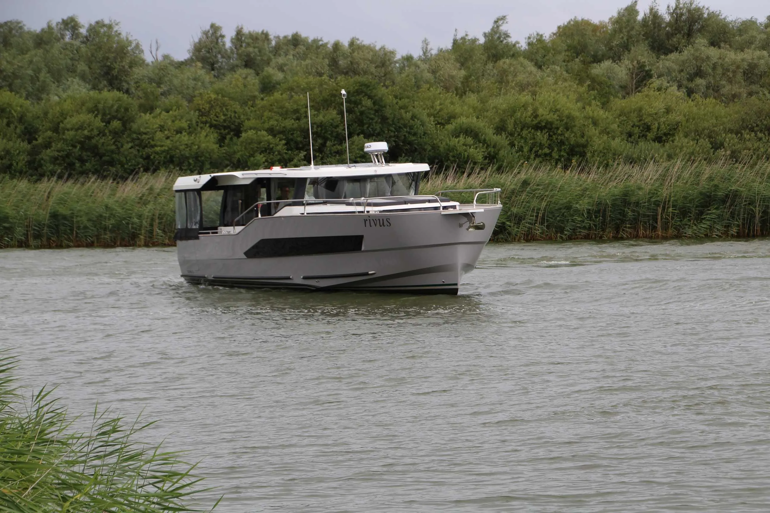 Charter a 12.45m 2 Cabin Motor Yacht in Makkum