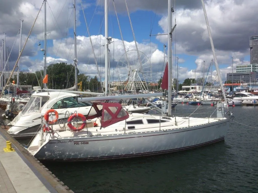 Charter a 11.95m Sailing Yacht Delphia 40.3 in Kolobrzeg