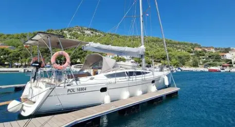 Charter a 14.48m Delphia 47 Sailing Yacht in Drage