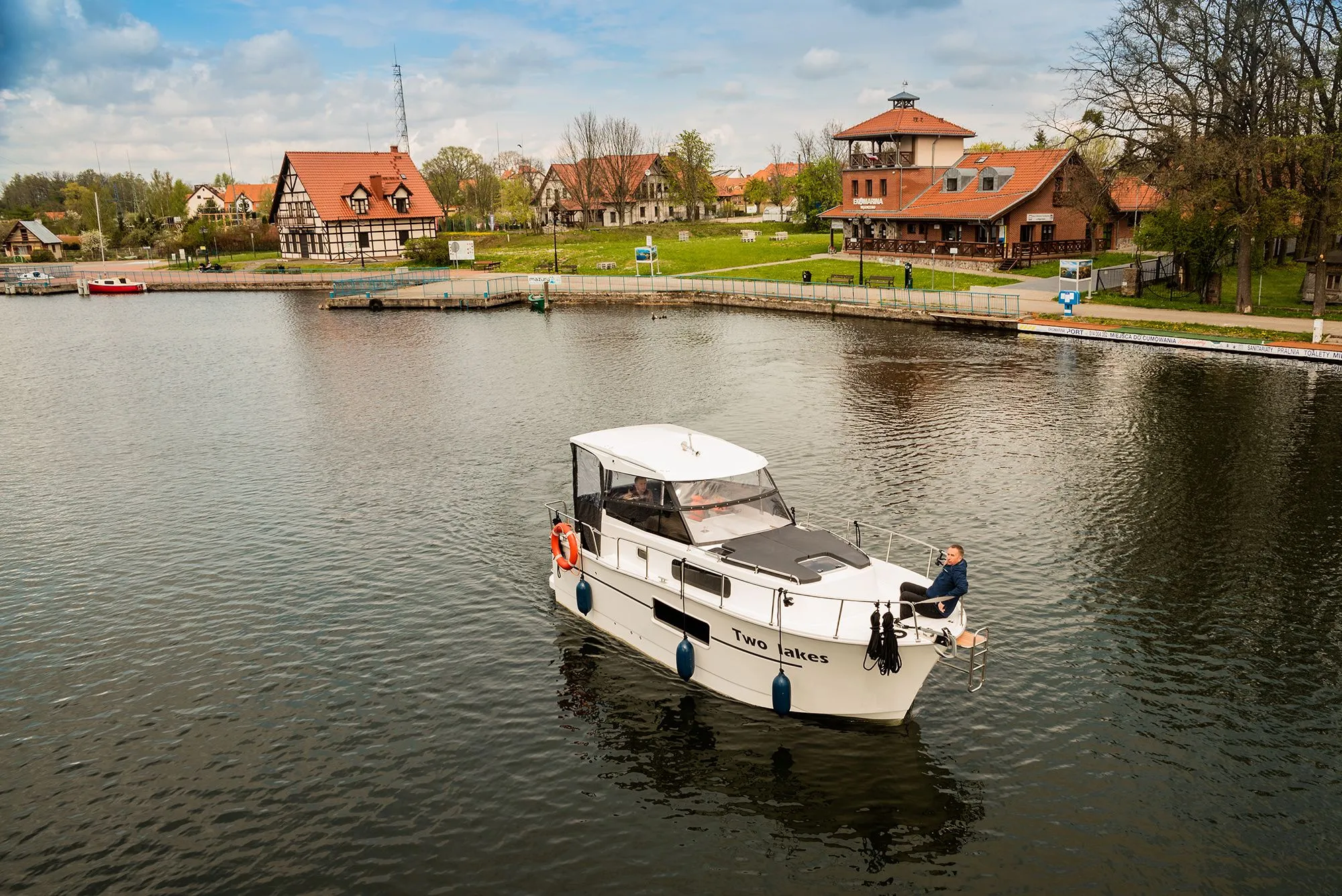Rent a 8.3m Motor Yacht Delphia Nautika 830 in Węgorzewo