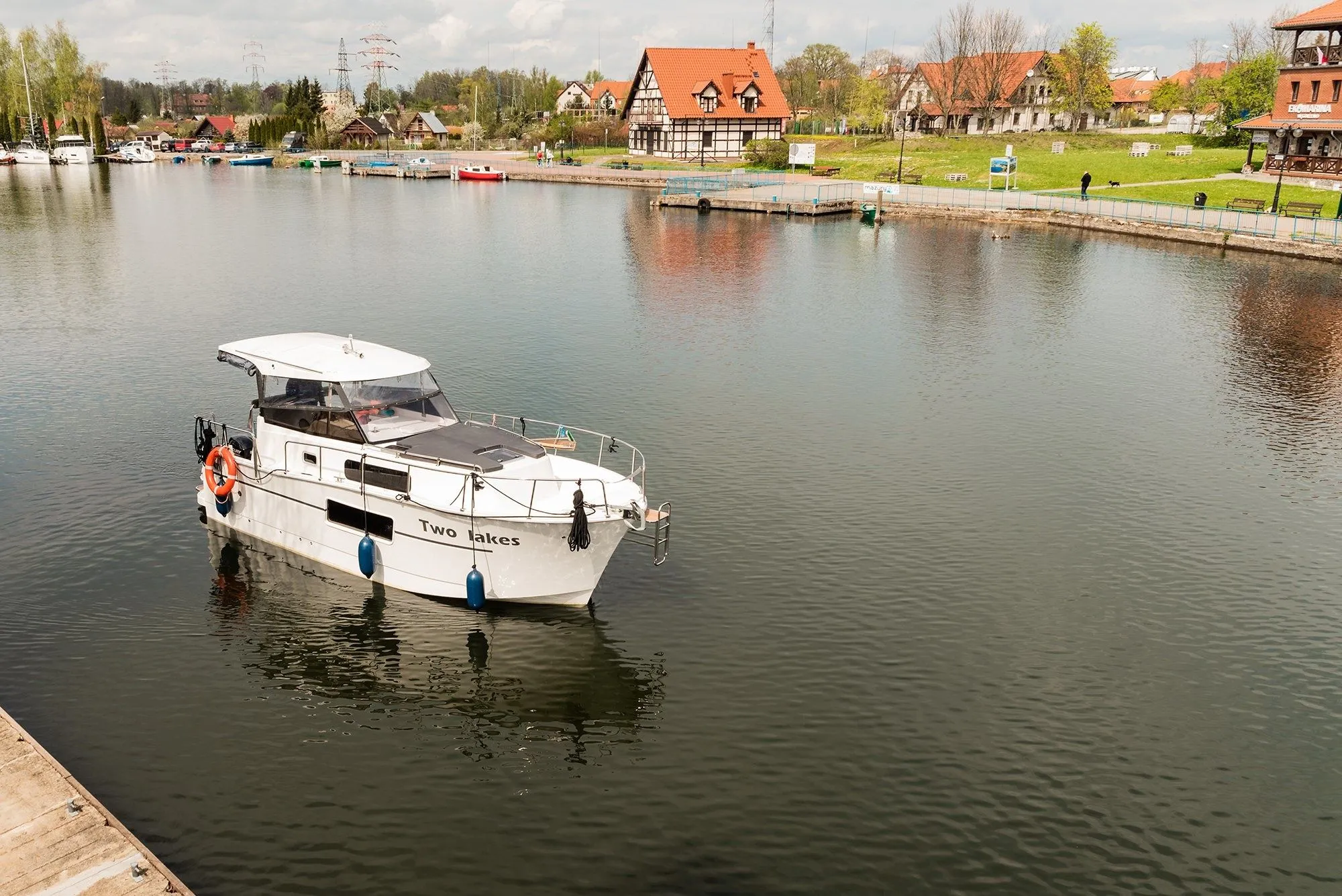 Rent a 8.3m Motor Yacht Delphia Nautika 830 in Węgorzewo
