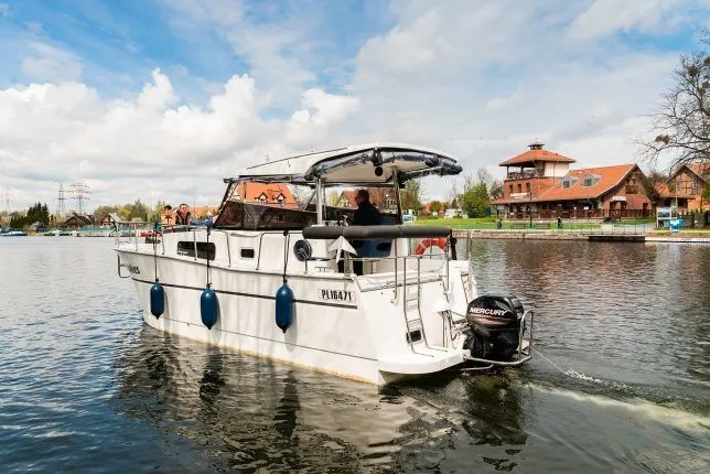 Charter a 8.3m House Boat in Węgorzewo