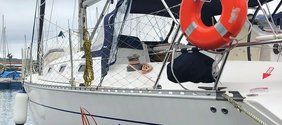 Futuro 12 Charter Boat
