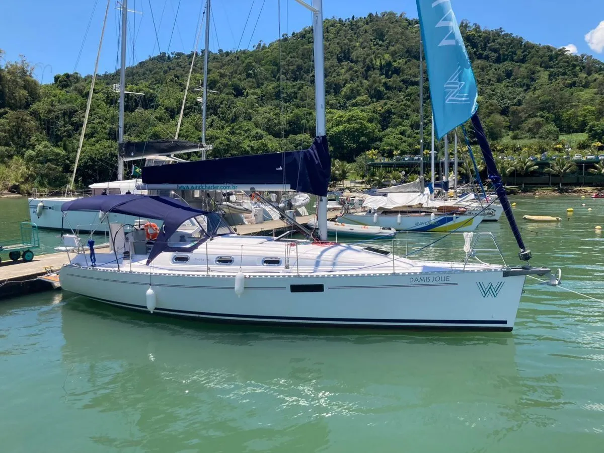 Charter a 11m Sailing Yacht in Paraty