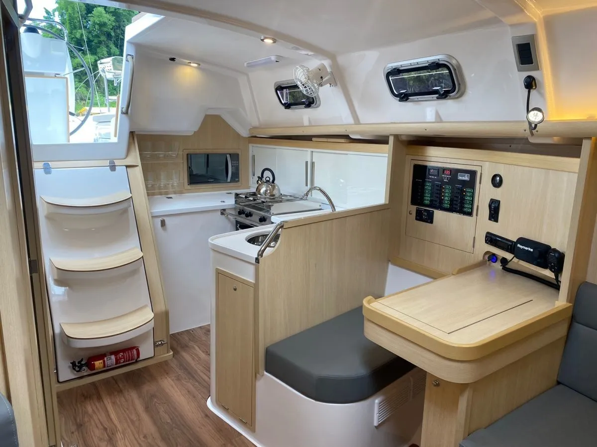Charter a 11m Boat in Paraty