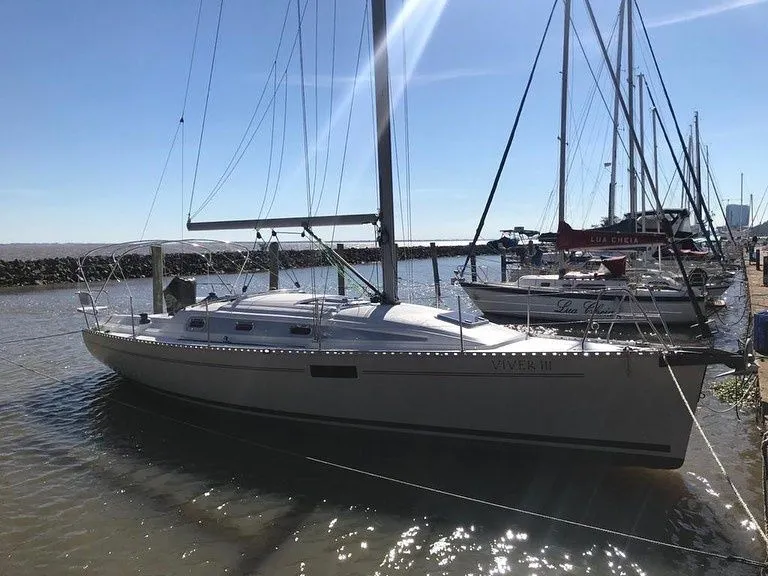 11m Paraty 2 Cabin Sailing Yacht Hire