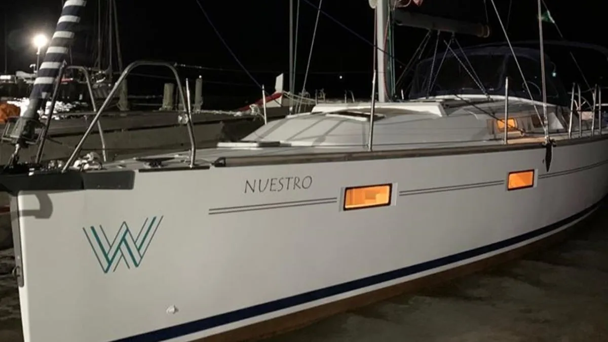 Rent a 12.5m Delta 41 in Paraty