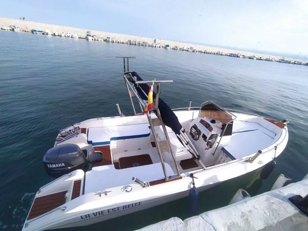 Charter a 6m Dipol 400 Motor Boat in Fuengirola