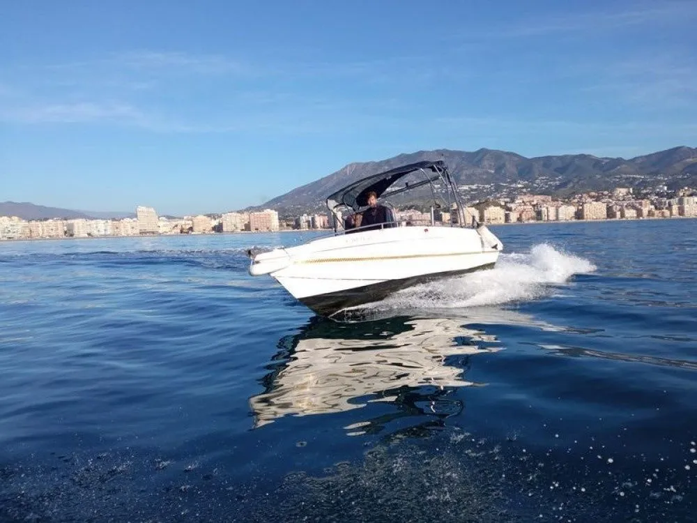 La vie est Belle Charter Boat