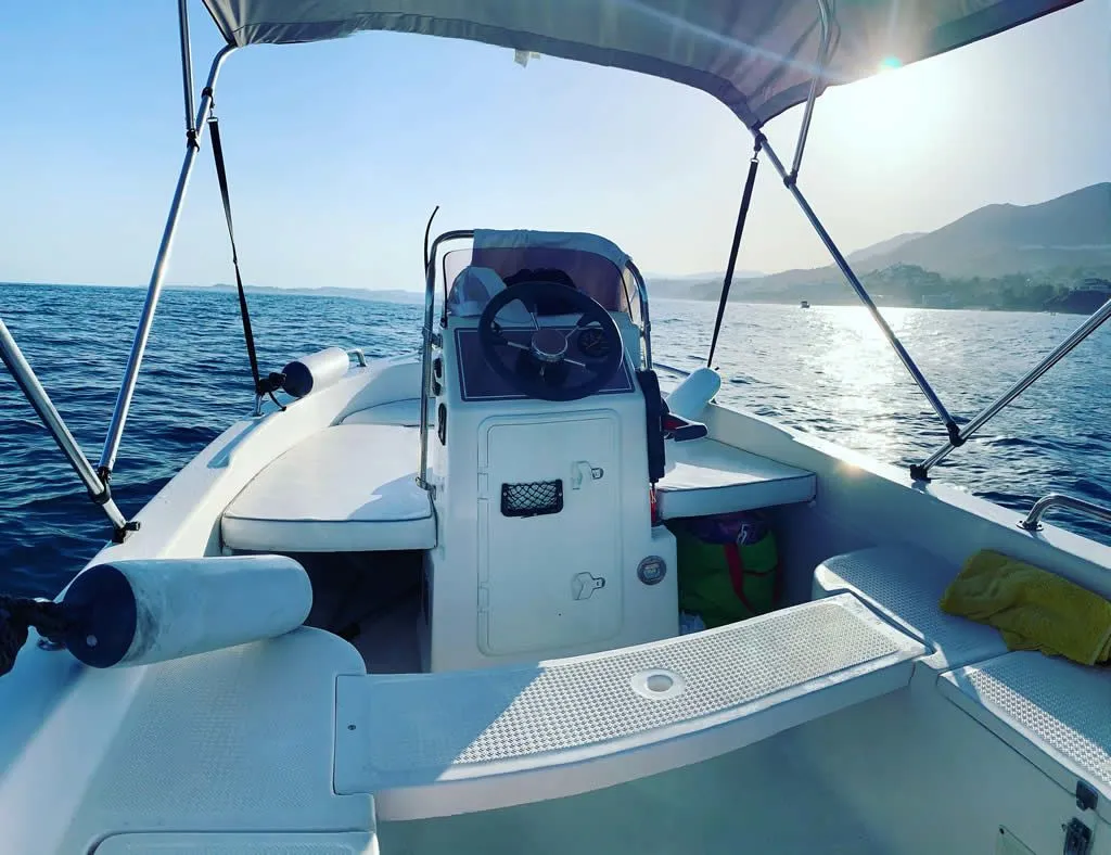 Rent a 4.5m Dipol 450 Motor Boat in Benalmádena